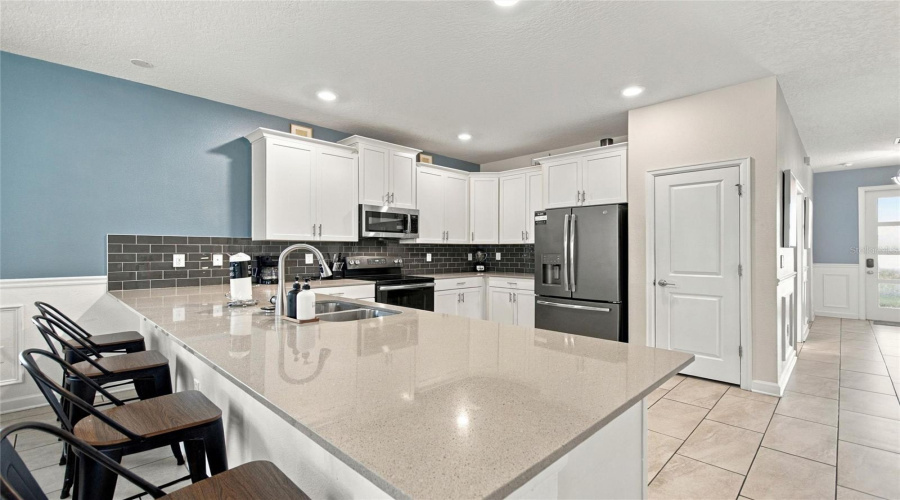 Davenport, Florida 33896, 8 Bedroom Bedrooms, ,5 Bathroombathrooms,Residential,For Sale,Pebble Beach,0,Mfrs5160003