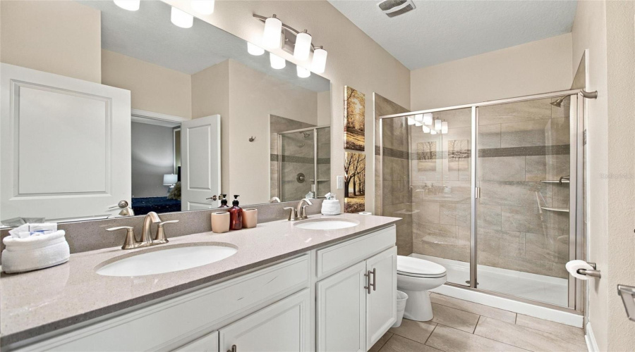 Davenport, Florida 33896, 8 Bedroom Bedrooms, ,5 Bathroombathrooms,Residential,For Sale,Pebble Beach,0,Mfrs5160003