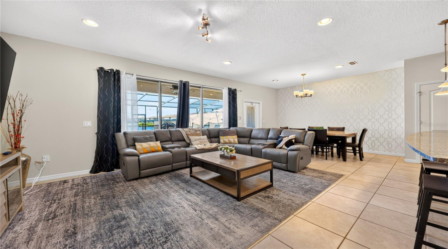 Kissimmee, Florida 34747, 4 Bedroom Bedrooms, ,3 Bathroombathrooms,Residential,For Sale,Geneve Ct,0,Mfro6448106