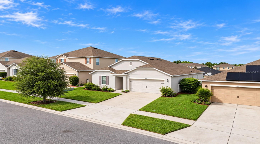 Davenport, Florida 33896, 4 Bedroom Bedrooms, ,2 Bathroombathrooms,Residential,For Sale,Aberdeen,0,Mfro6452094
