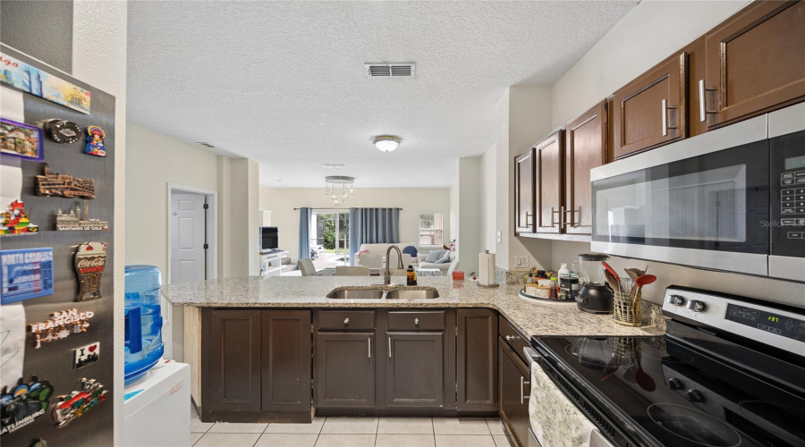 Kissimmee, Florida 34746, 3 Bedroom Bedrooms, ,2 Bathroombathrooms,Residential,For Sale,Alberto,0,Mfrs5159970
