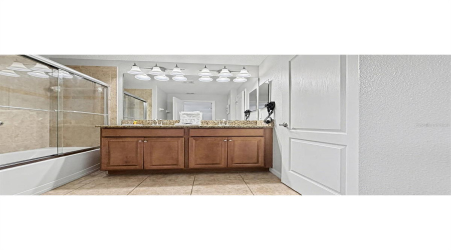 Kissimmee, Florida 34747, 4 Bedroom Bedrooms, ,3 Bathroombathrooms,Residential,For Sale,Banana Palm,0,Mfro6451360