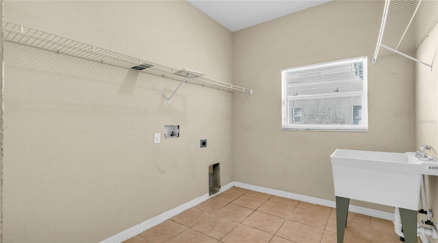 Kissimmee, Florida 34746, 4 Bedroom Bedrooms, ,2 Bathroombathrooms,Residential,For Sale,Somerset,0,Mfrtb8560652