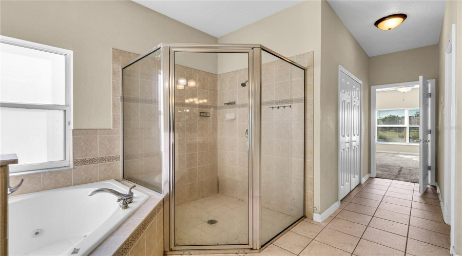 Kissimmee, Florida 34746, 4 Bedroom Bedrooms, ,2 Bathroombathrooms,Residential,For Sale,Somerset,0,Mfrtb8560652