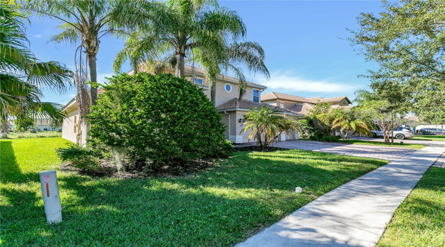 Kissimmee, Florida 34746, 4 Bedroom Bedrooms, ,2 Bathroombathrooms,Residential,For Sale,Somerset,0,Mfrtb8560652