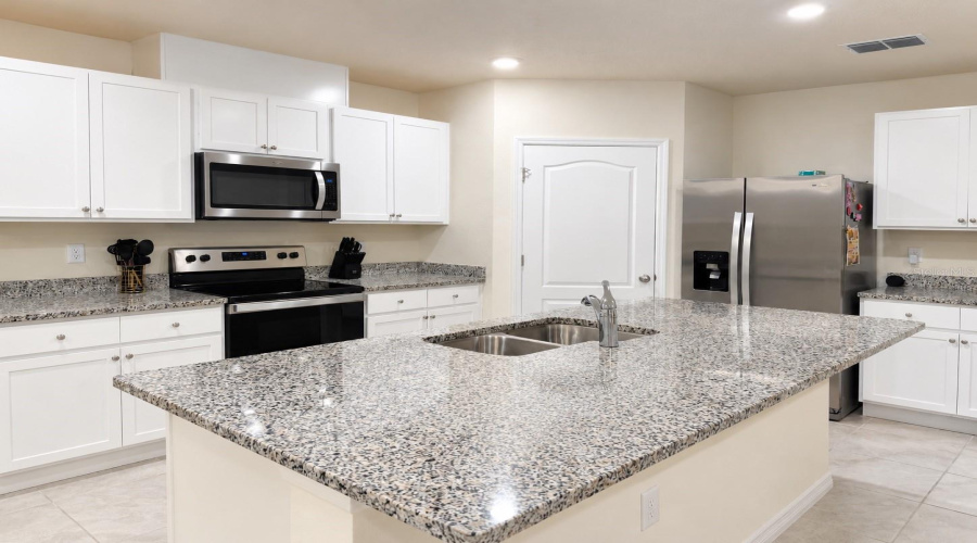 Davenport, Florida 33837, 5 Bedroom Bedrooms, ,3 Bathroombathrooms,Residential,For Sale,Big Sur,0,Mfro6451747