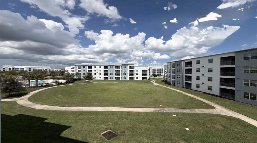 Kissimmee, Florida 34746, 2 Bedroom Bedrooms, ,2 Bathroombathrooms,Residential,For Sale,Paradox,0,Mfrs5157572