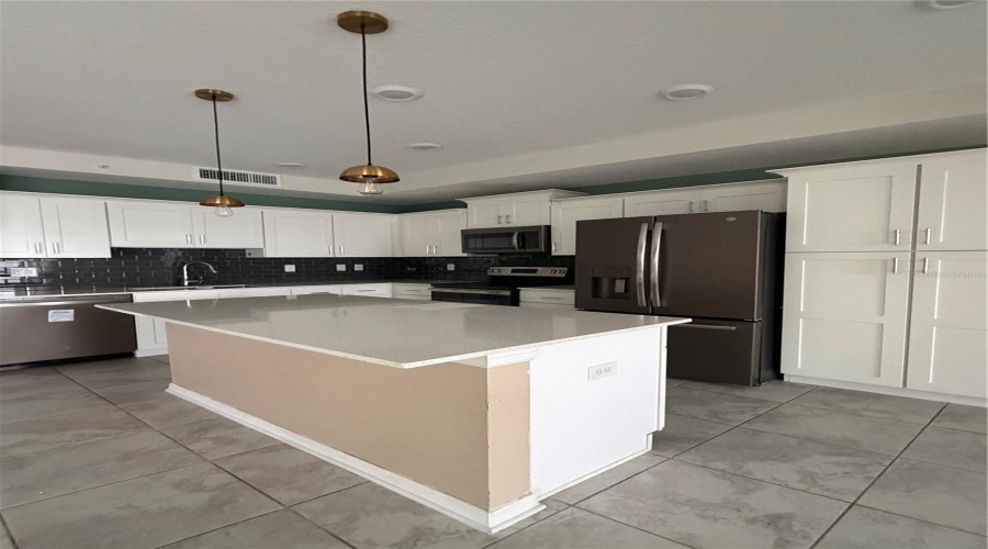 Kissimmee, Florida 34746, 2 Bedroom Bedrooms, ,2 Bathroombathrooms,Residential,For Sale,Paradox,0,Mfrs5157572