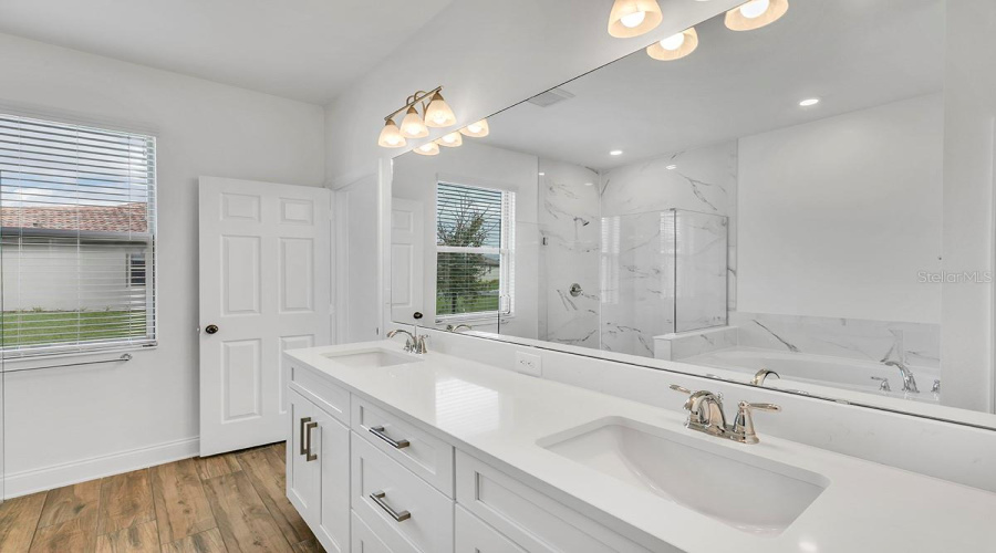 Orlando, Florida 32836, 4 Bedroom Bedrooms, ,3 Bathroombathrooms,Residential,For Sale,Lemon Lake,0,Mfro6452433