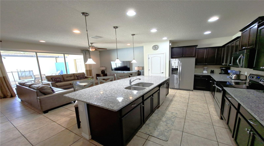 Kissimmee, Florida 34747, 5 Bedroom Bedrooms, ,4 Bathroombathrooms,Residential,For Sale,Majorca,0,Mfro6452137