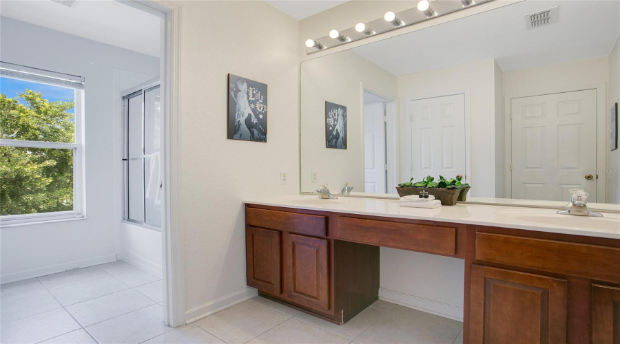 Kissimmee, Florida 34747, 6 Bedroom Bedrooms, ,4 Bathroombathrooms,Residential,For Sale,Manesty,0,Mfro6452471
