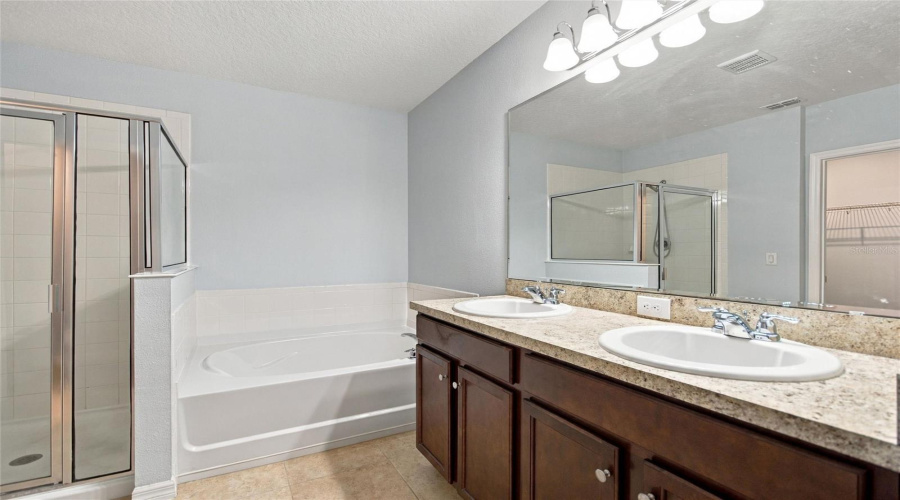 Davenport, Florida 33897, 4 Bedroom Bedrooms, ,2 Bathroombathrooms,Residential,For Sale,Ogelthorpe Dr,0,Mfrs5160137