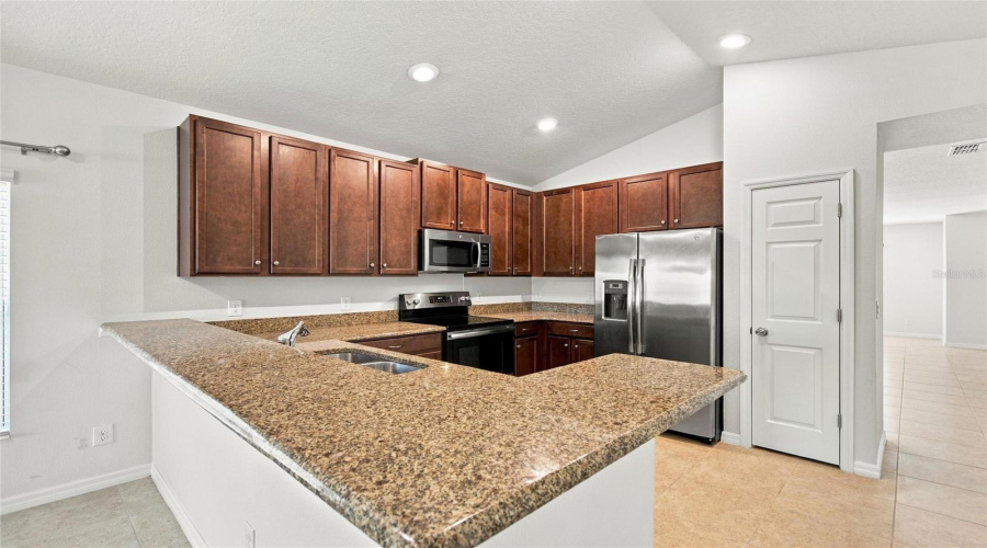 Davenport, Florida 33897, 4 Bedroom Bedrooms, ,2 Bathroombathrooms,Residential,For Sale,Ogelthorpe Dr,0,Mfrs5160137