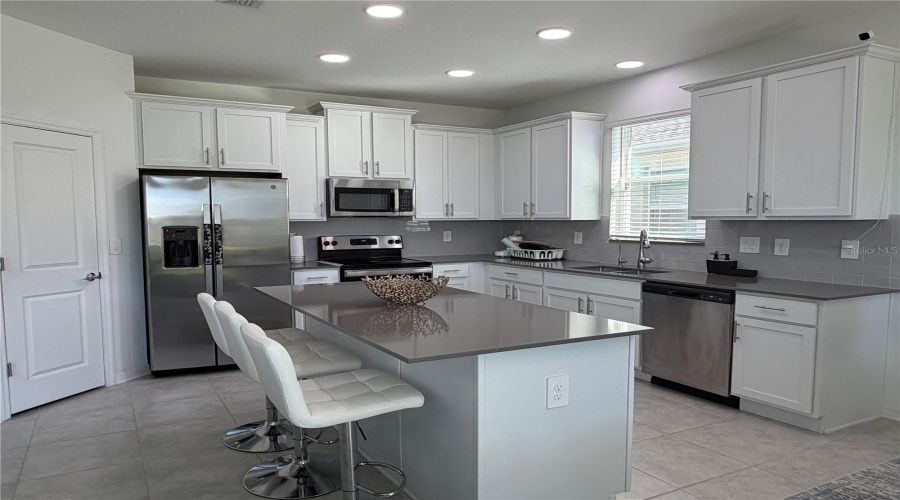 Kissimmee, Florida 34746, 4 Bedroom Bedrooms, ,2 Bathroombathrooms,Residential,For Sale,Cricket Cradle,0,Mfro6452540