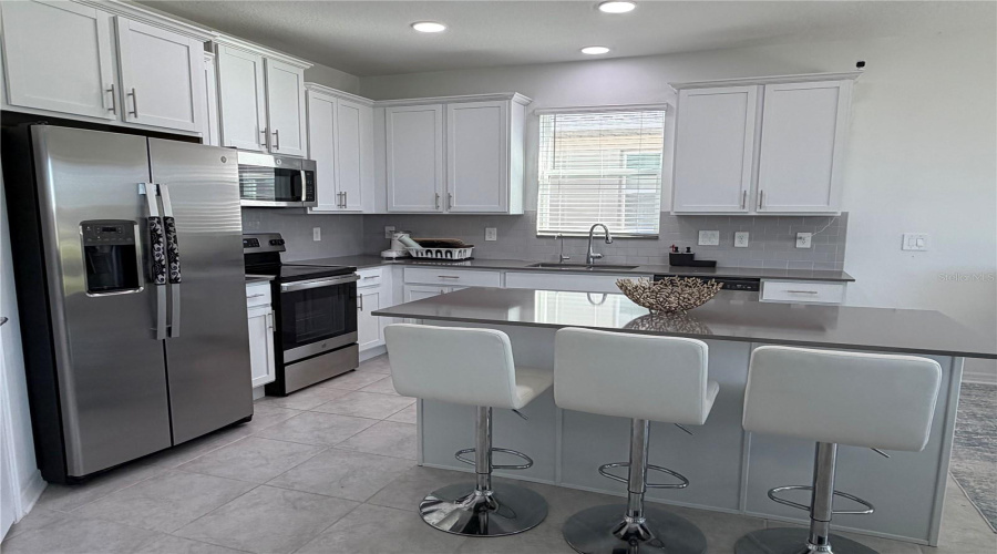 Kissimmee, Florida 34746, 4 Bedroom Bedrooms, ,2 Bathroombathrooms,Residential,For Sale,Cricket Cradle,0,Mfro6452540