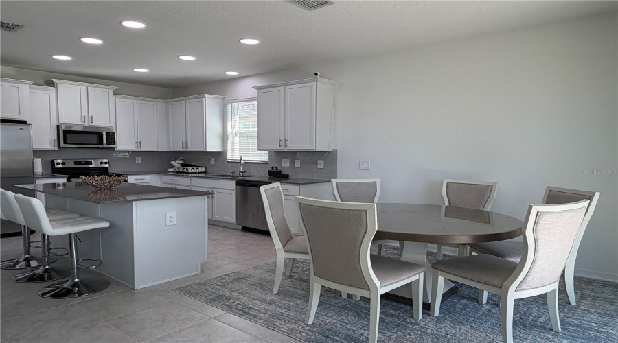 Kissimmee, Florida 34746, 4 Bedroom Bedrooms, ,2 Bathroombathrooms,Residential,For Sale,Cricket Cradle,0,Mfro6452540