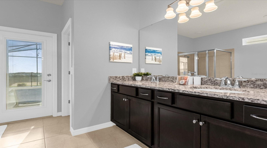 Davenport, Florida 33897, 10 Bedroom Bedrooms, ,8 Bathroombathrooms,Residential,For Sale,Lana Ave,0,Mfro6451948