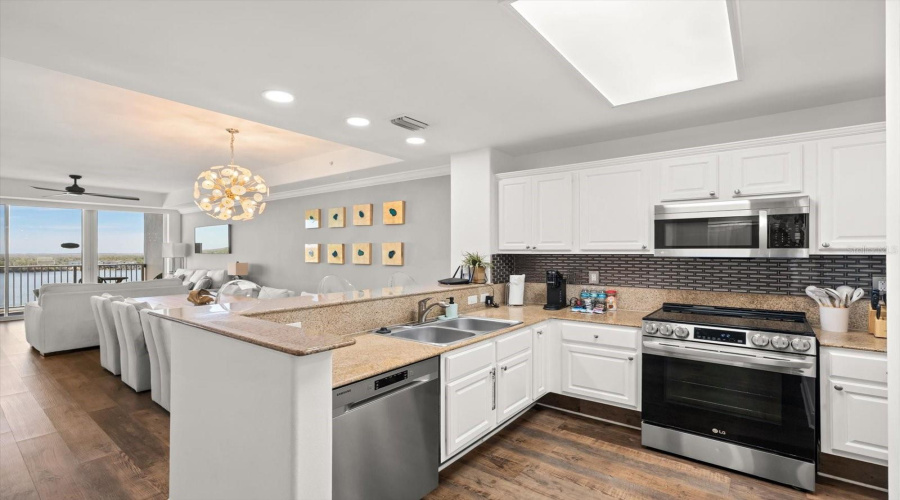 Orlando, Florida 32821, 2 Bedroom Bedrooms, ,2 Bathroombathrooms,Residential,For Sale,Blue Heron Beach,0,Mfro6439471