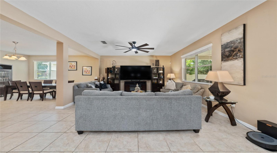 Orlando, Florida 32836, 4 Bedroom Bedrooms, ,2 Bathroombathrooms,Residential,For Sale,Verrazano,0,Mfrs5160177