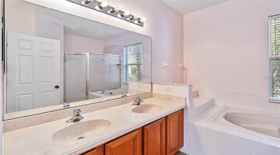 Kissimmee, Florida 34746, 3 Bedroom Bedrooms, ,2 Bathroombathrooms,Residential,For Sale,Northwoods,0,Mfrs5158385