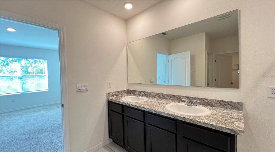 Davenport, Florida 33897, 4 Bedroom Bedrooms, ,2 Bathroombathrooms,Residential,For Sale,Fox Squirrel,0,Mfrs5159879