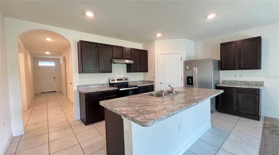 Davenport, Florida 33897, 4 Bedroom Bedrooms, ,2 Bathroombathrooms,Residential,For Sale,Fox Squirrel,0,Mfrs5159879