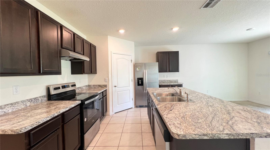 Davenport, Florida 33897, 4 Bedroom Bedrooms, ,2 Bathroombathrooms,Residential,For Sale,Fox Squirrel,0,Mfrs5159879