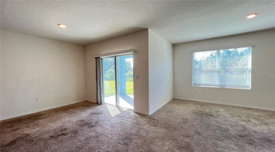 Davenport, Florida 33897, 4 Bedroom Bedrooms, ,2 Bathroombathrooms,Residential,For Sale,Fox Squirrel,0,Mfrs5159879