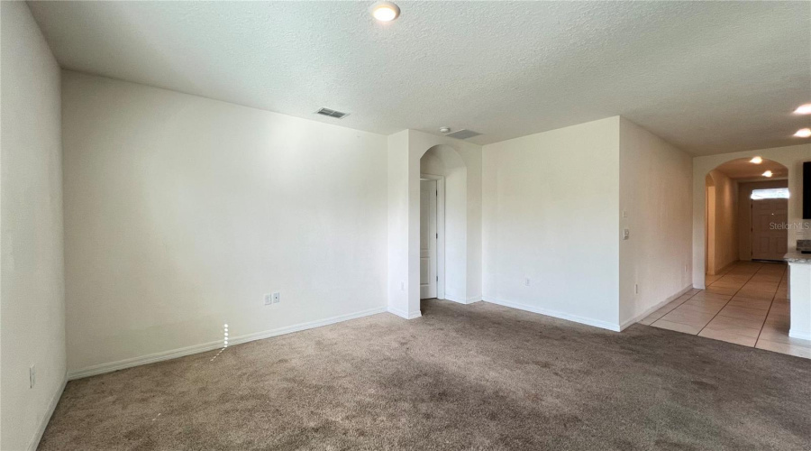 Davenport, Florida 33897, 4 Bedroom Bedrooms, ,2 Bathroombathrooms,Residential,For Sale,Fox Squirrel,0,Mfrs5159879