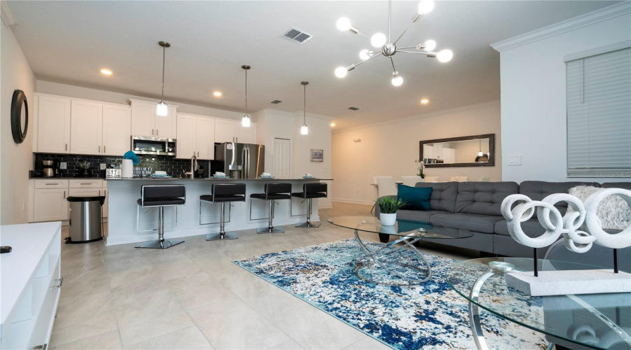 Kissimmee, Florida 34746, 4 Bedroom Bedrooms, ,3 Bathroombathrooms,Residential,For Sale,Reading,0,Mfro6409867
