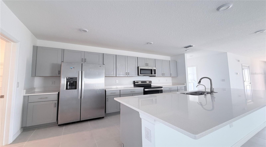 Davenport, Florida 33897, 4 Bedroom Bedrooms, ,3 Bathroombathrooms,Residential,For Sale,Costa Blanca,0,Mfro6449429