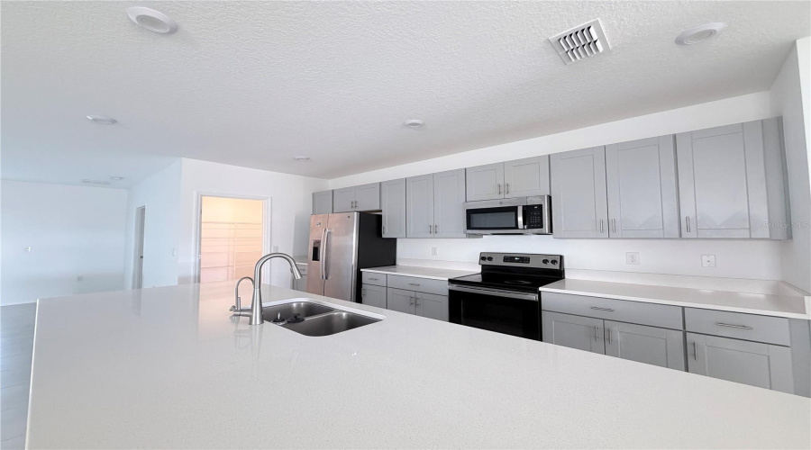 Davenport, Florida 33897, 4 Bedroom Bedrooms, ,3 Bathroombathrooms,Residential,For Sale,Costa Blanca,0,Mfro6449429