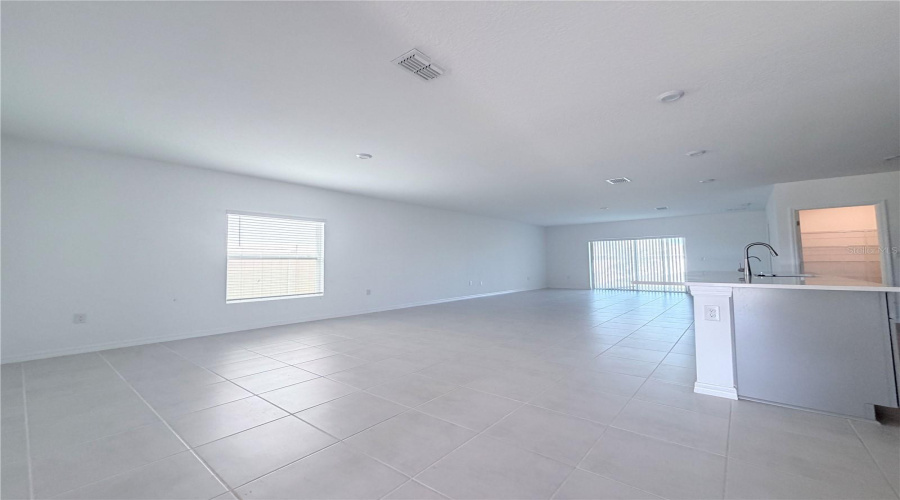 Davenport, Florida 33897, 4 Bedroom Bedrooms, ,3 Bathroombathrooms,Residential,For Sale,Costa Blanca,0,Mfro6449429