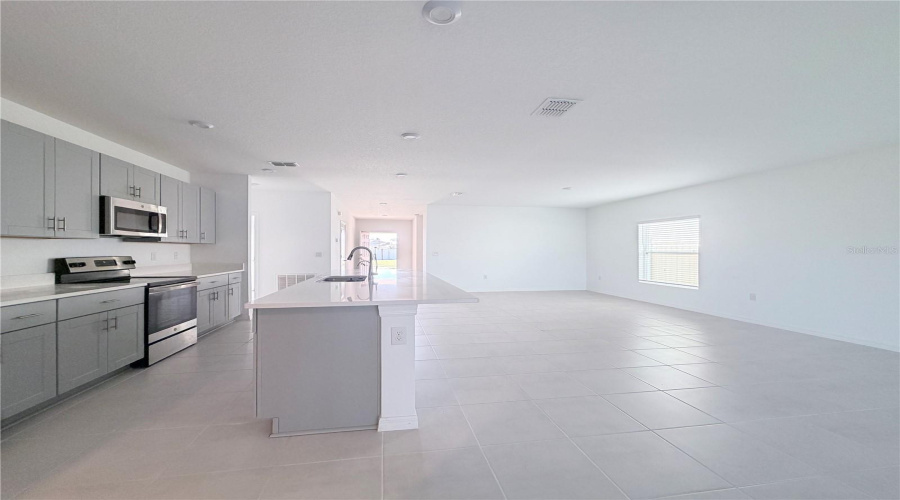 Davenport, Florida 33897, 4 Bedroom Bedrooms, ,3 Bathroombathrooms,Residential,For Sale,Costa Blanca,0,Mfro6449429