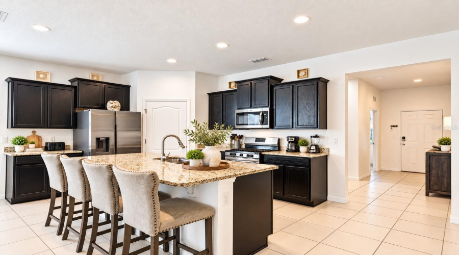 Davenport, Florida 33837, 7 Bedroom Bedrooms, ,5 Bathroombathrooms,Residential,For Sale,Broad Oak,0,Mfrs5160040