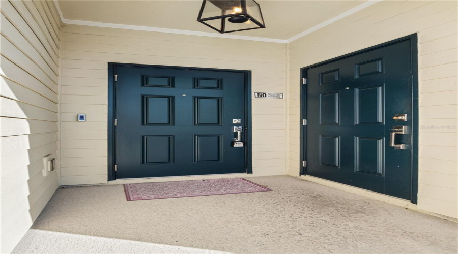 Private Entrances – Main Home &Amp; Independent In-Law Suite
