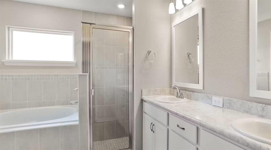 Davenport, Florida 33837, 4 Bedroom Bedrooms, ,2 Bathroombathrooms,Residential,For Sale,Noble,0,Mfrl4966051