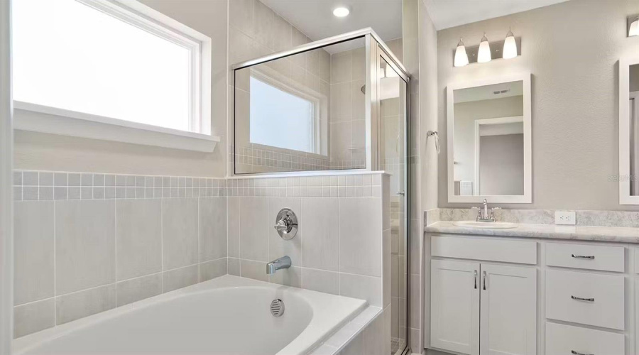 Davenport, Florida 33837, 4 Bedroom Bedrooms, ,2 Bathroombathrooms,Residential,For Sale,Noble,0,Mfrl4966051