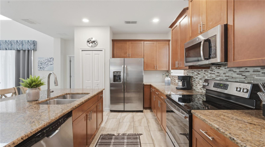 Kissimmee, Florida 34746, 5 Bedroom Bedrooms, ,5 Bathroombathrooms,Residential,For Sale,Sleepy Hollow,0,Mfrs5157257