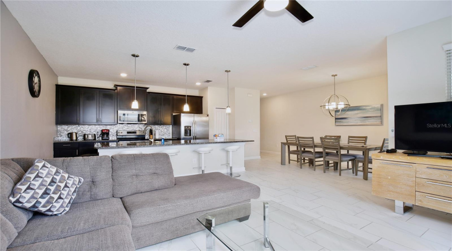 Kissimmee, Florida 34746, 4 Bedroom Bedrooms, ,3 Bathroombathrooms,Residential,For Sale,Gatsby,0,Mfro6415312
