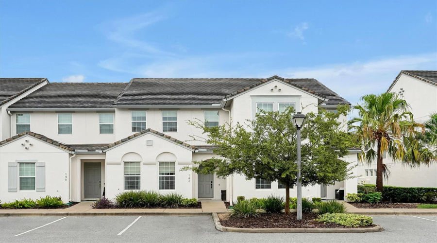 Davenport, Florida 33896, 4 Bedroom Bedrooms, ,3 Bathroombathrooms,Residential,For Sale,Captiva,0,Mfro6450498