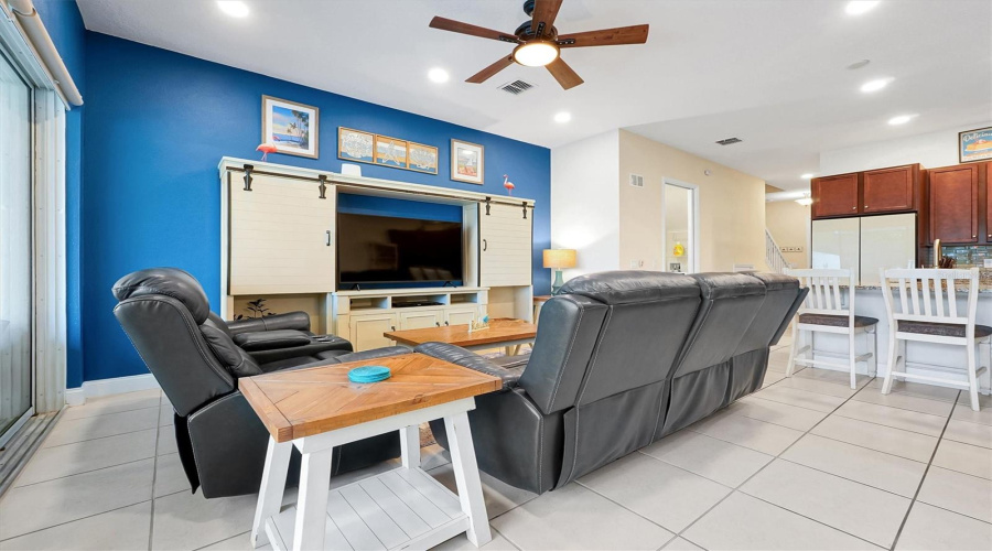Davenport, Florida 33896, 4 Bedroom Bedrooms, ,3 Bathroombathrooms,Residential,For Sale,Captiva,0,Mfro6450498
