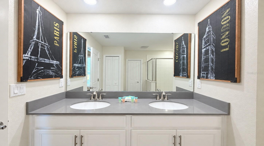 Kissimmee, Florida 34746, 8 Bedroom Bedrooms, ,5 Bathroombathrooms,Residential,For Sale,Target,0,Mfro6453027