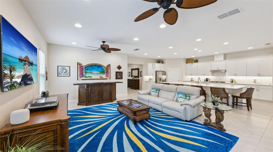 Kissimmee, Florida 34747, 3 Bedroom Bedrooms, ,2 Bathroombathrooms,Residential,For Sale,Four Seasons,0,Mfro6452131
