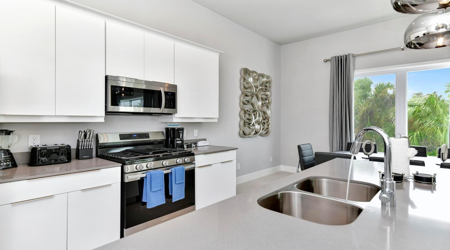 Kissimmee, Florida 34747, 5 Bedroom Bedrooms, ,4 Bathroombathrooms,Residential,For Sale,Sandy Ridge,0,Mfro6450613