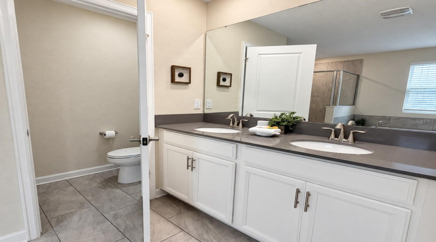 Kissimmee, Florida 34746, 7 Bedroom Bedrooms, ,6 Bathroombathrooms,Residential,For Sale,Target,0,Mfro6452236