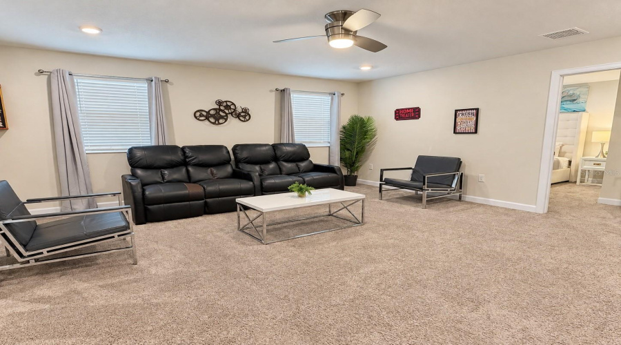 Kissimmee, Florida 34746, 7 Bedroom Bedrooms, ,6 Bathroombathrooms,Residential,For Sale,Target,0,Mfro6452236