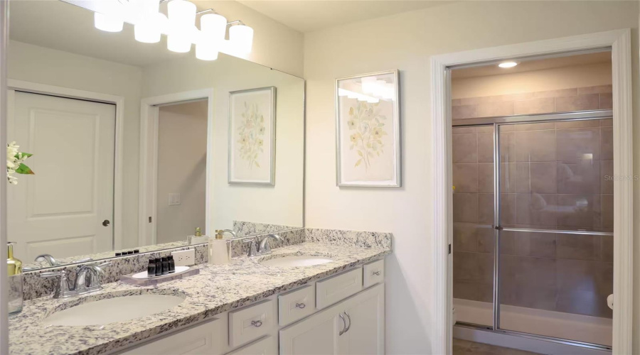 Davenport, Florida 33897, 5 Bedroom Bedrooms, ,4 Bathroombathrooms,Residential,For Sale,Lana,0,Mfro6452826