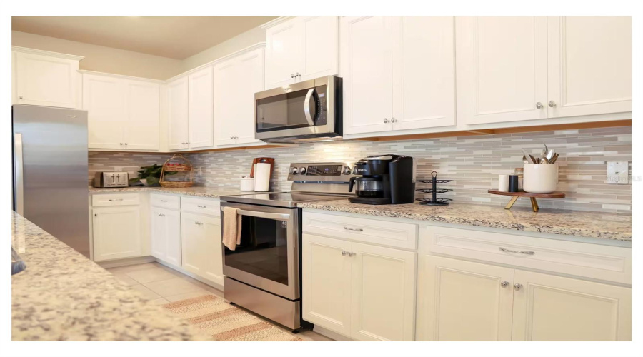 Davenport, Florida 33897, 5 Bedroom Bedrooms, ,4 Bathroombathrooms,Residential,For Sale,Lana,0,Mfro6452826