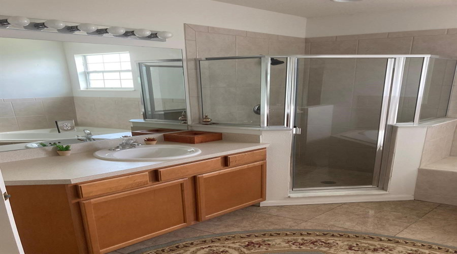 Kissimmee, Florida 34746, 3 Bedroom Bedrooms, ,2 Bathroombathrooms,Residential,For Sale,Paradise Cove,0,Mfro6453102